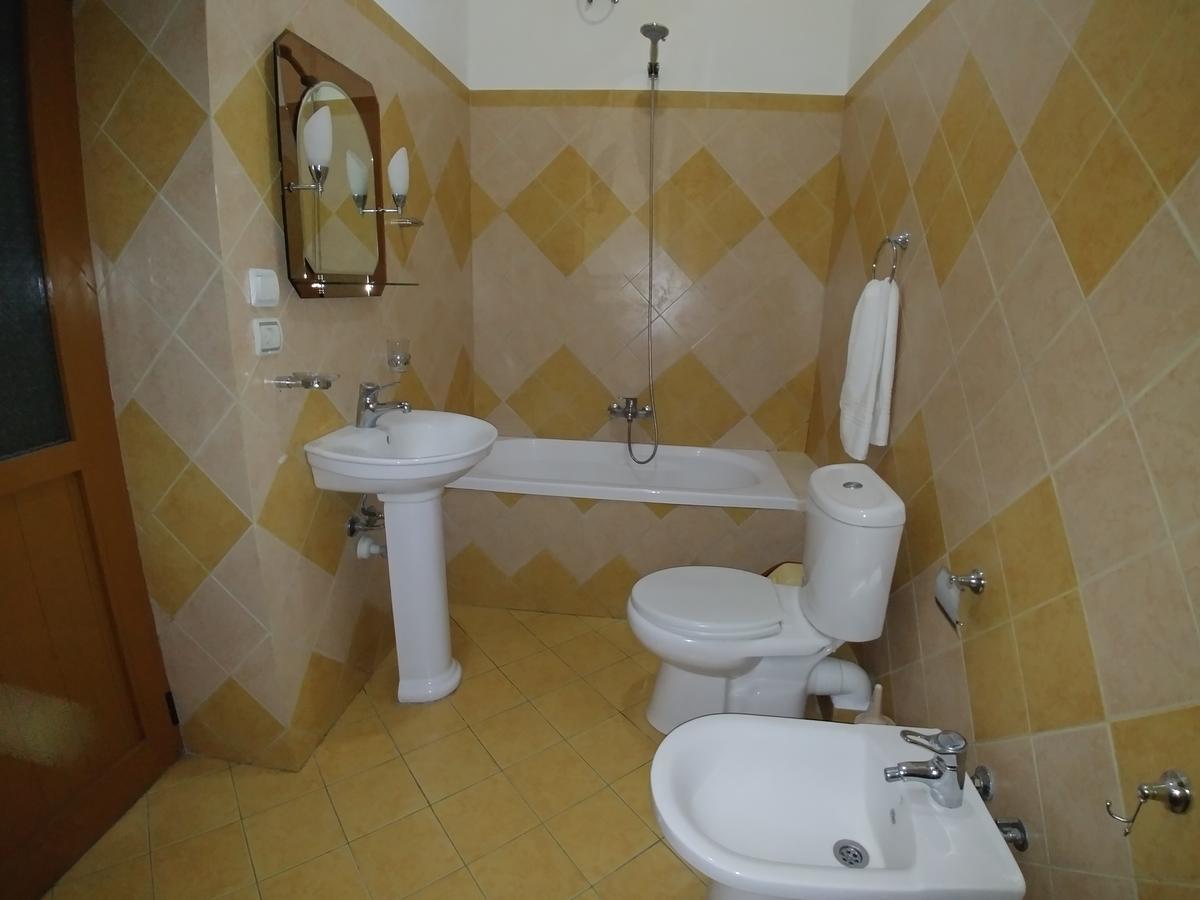 Gjirokastër Guest House Urat מראה חיצוני תמונה