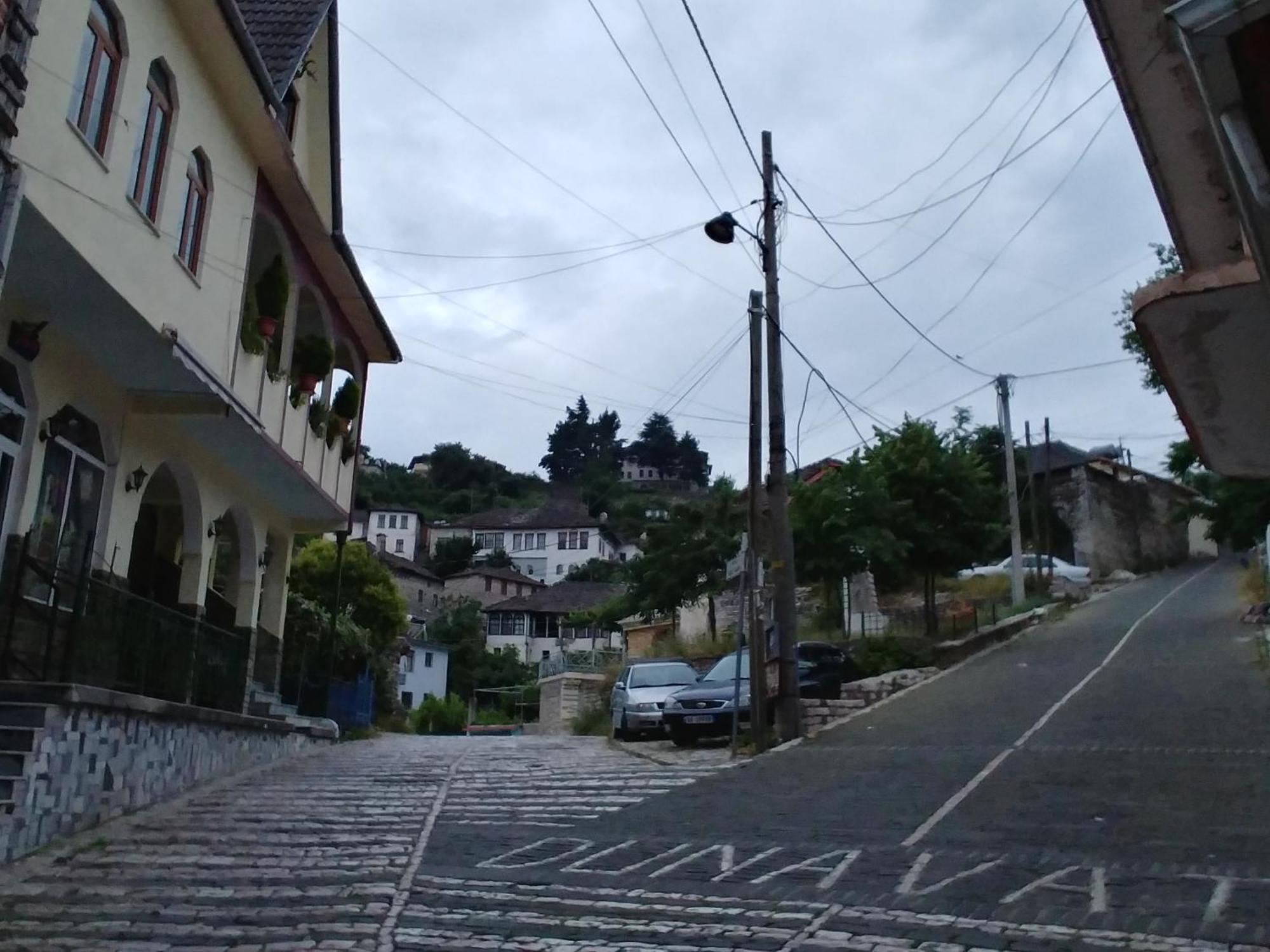Gjirokastër Guest House Urat מראה חיצוני תמונה