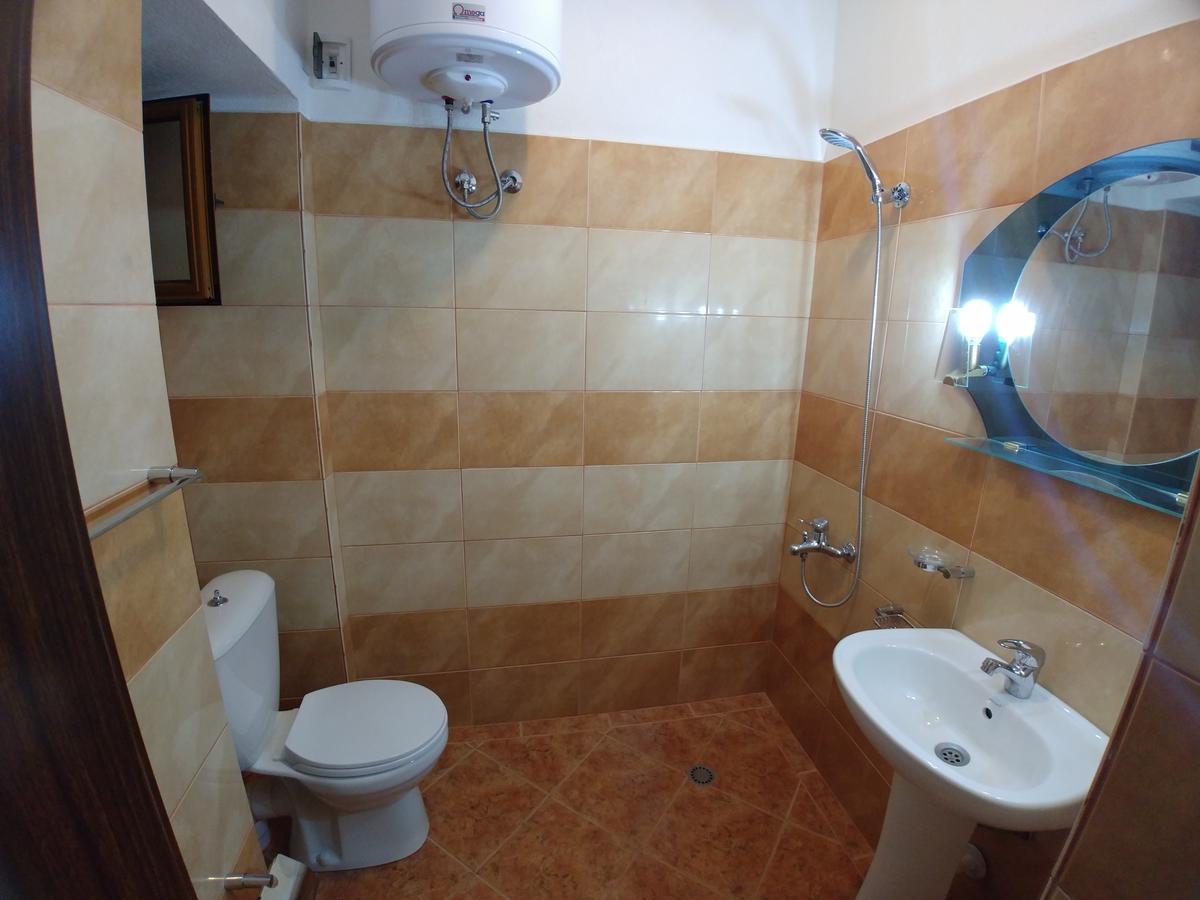 Gjirokastër Guest House Urat מראה חיצוני תמונה