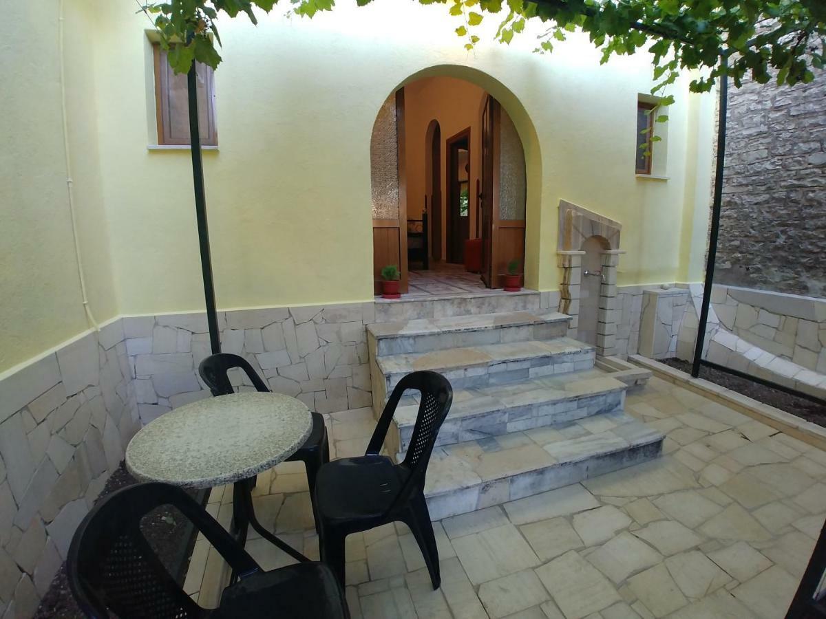 Gjirokastër Guest House Urat מראה חיצוני תמונה