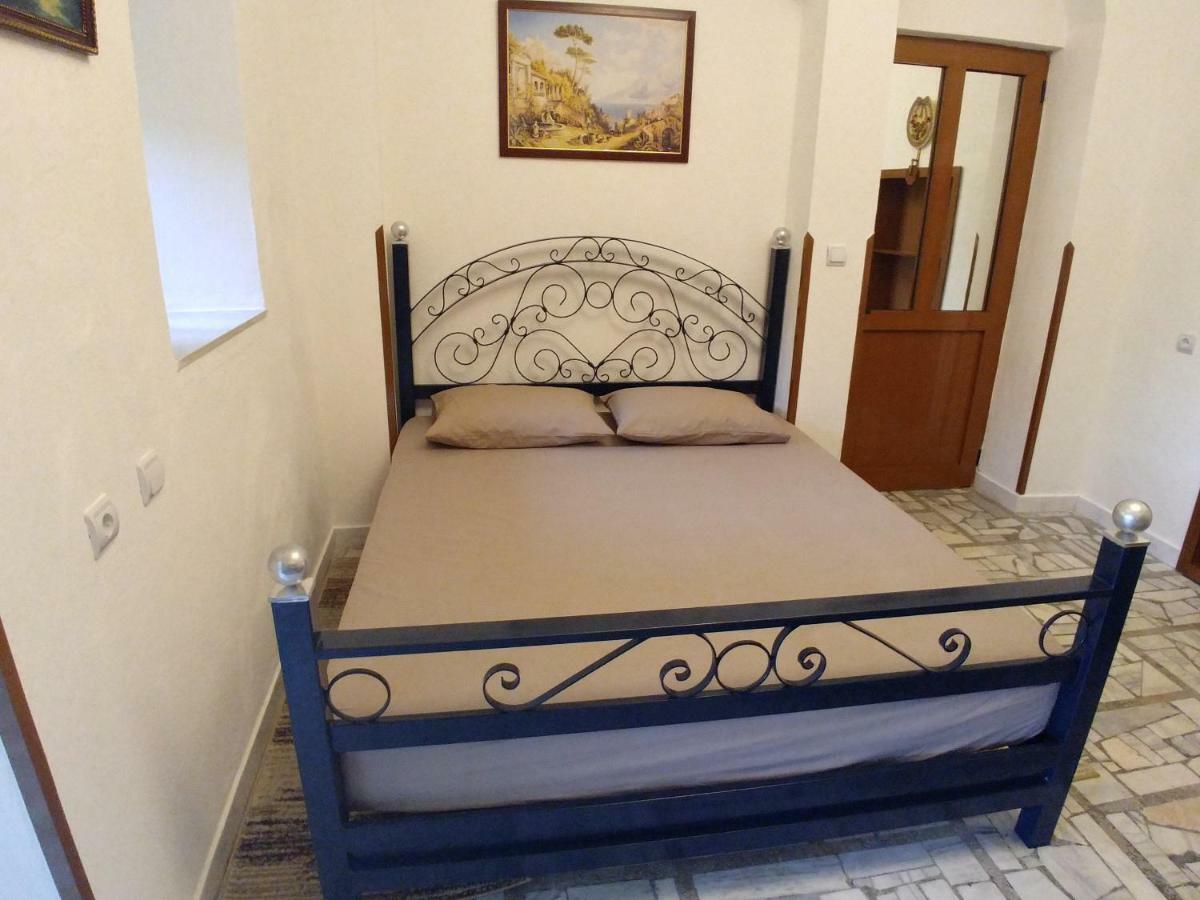 Gjirokastër Guest House Urat מראה חיצוני תמונה